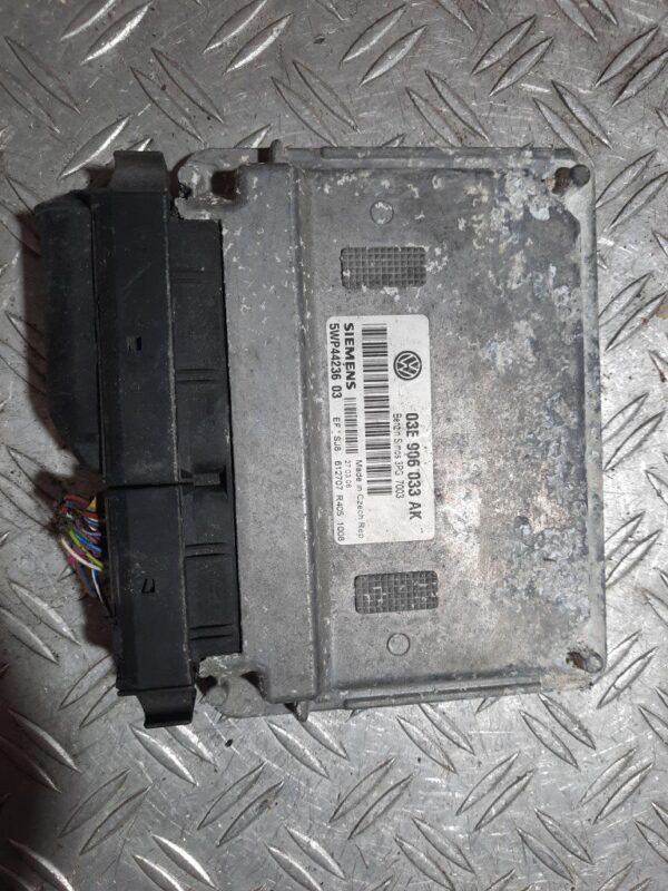 Calculator ecu Skoda Fabia (1999-2008) Volkswagen Polo cod 03E906033AK 5WP4423603