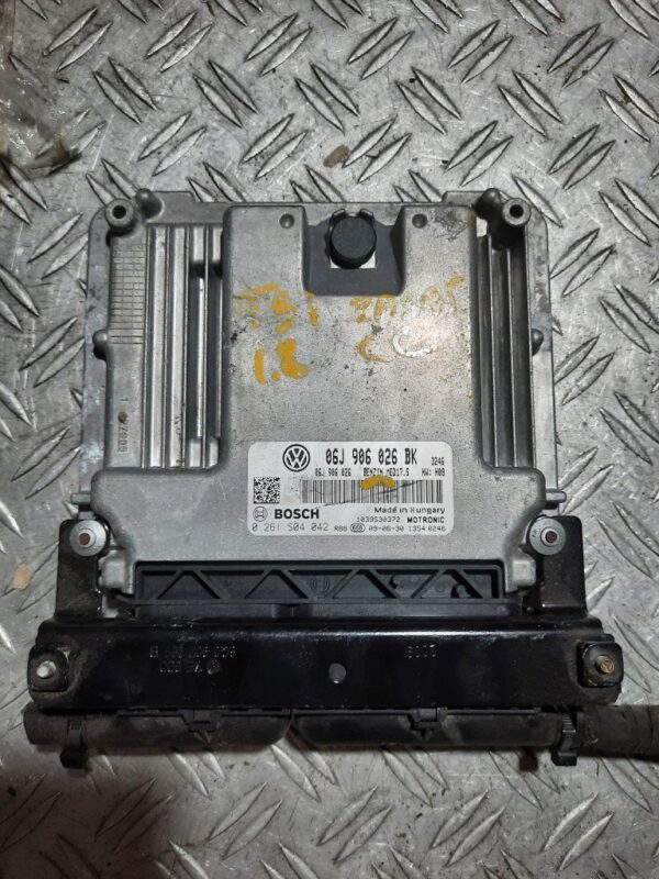 ECU motor Audi cod 06J906026BK  0261S04042  MED17.5