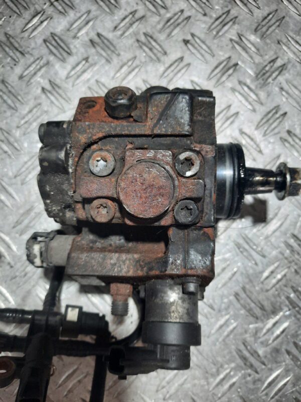 Pompa inalte injectie Kia Carens 2014 1.7 Hyundai cod 33100-2A420 0445010206