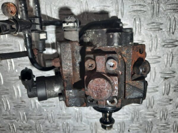 Pompa inalte injectie Kia Carens 2014 1.7 Hyundai cod 33100-2A420 0445010206