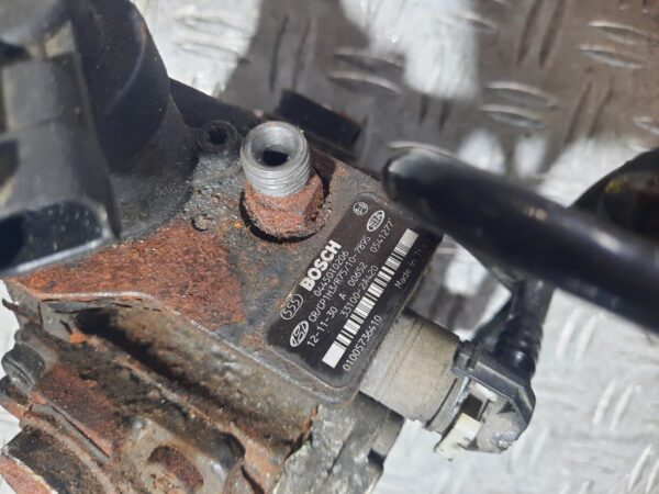 Pompa inalte injectie Kia Carens 2014 1.7 Hyundai cod 33100-2A420 0445010206