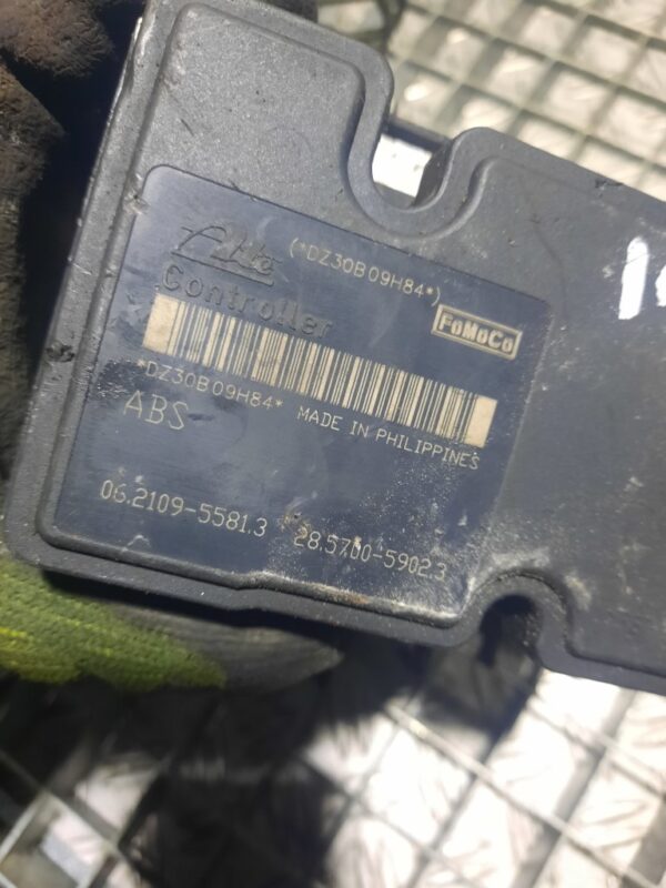 20250114_191542 Unitate ABS Ford Fiesta an 2010 cod 062109-55813 285700-59023 8V512M110AD