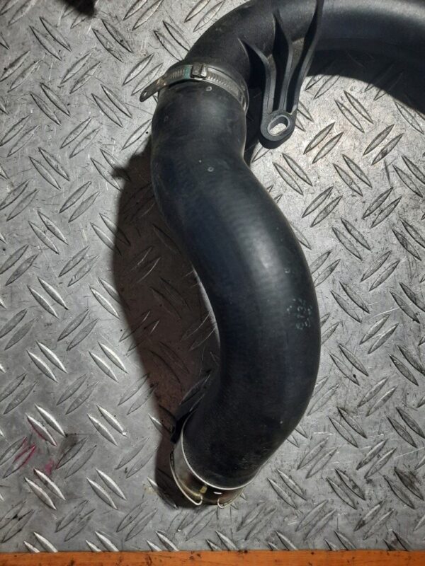 Conducta intercooler Renault Dacia Nissan cod 310000195603