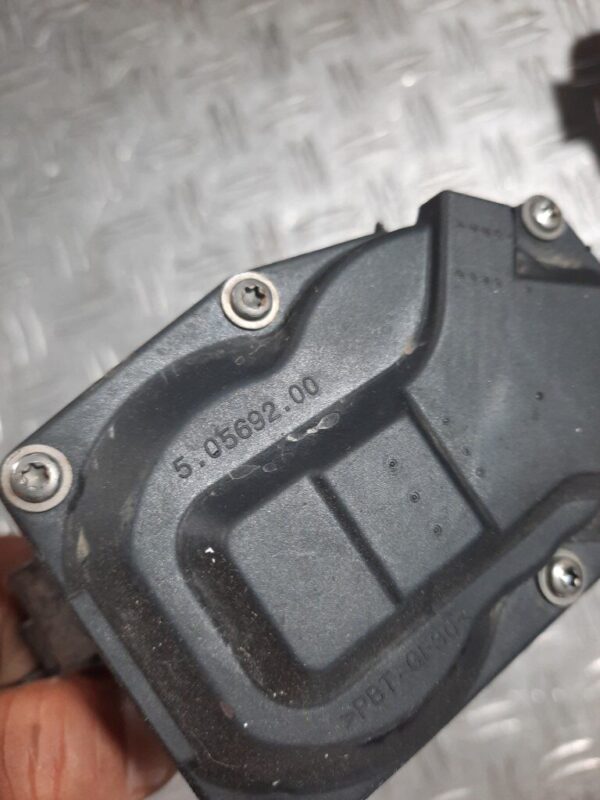 Clapeta acceleratie Opel Corsa D Astra J Meriva B cod GM 55564247