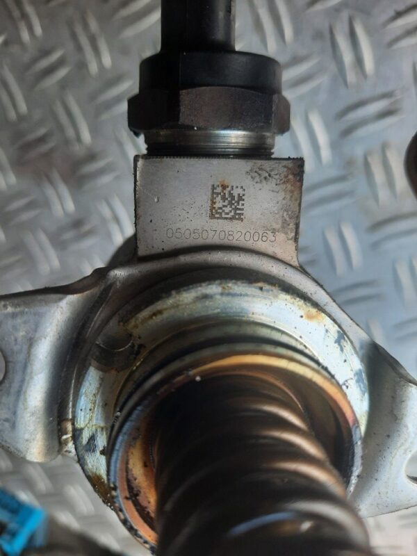 Rampa injectoare cu senzor Volkswagen Audi Skoda Seat cod 03F133320C