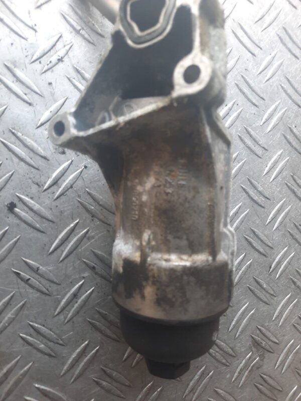 Carcasa filtru ulei Mercedes Clasa A 2.0 CDI cod A6401800710