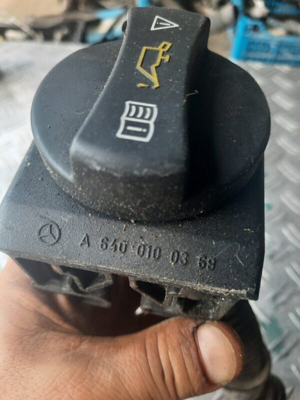 Conducta cu capac ulei 2.0 CDI Mercedes-Benz A-Class W169 cod a6400100369
