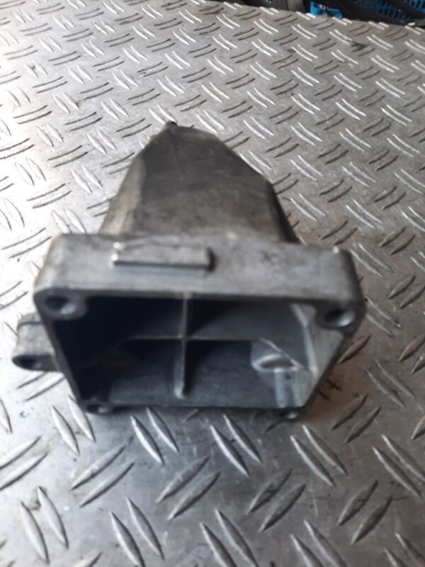 Suport motor dreapta Mercedes-Benz C-Class W204/S204 [2007 - 2012] cod a2712232304
