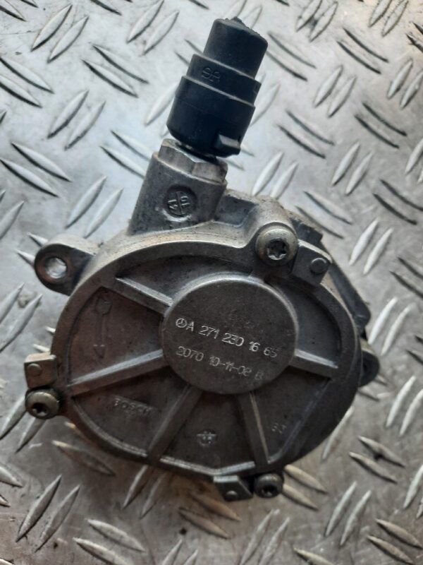 Pompa vacuum Mercedes C180 w204 s204 2011 cod A2712301665
