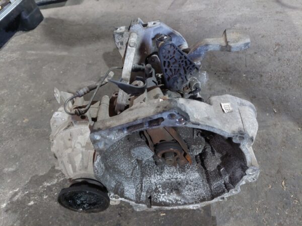 Cutie viteze Vw Jetta 1.6 TDI CAY an de fabricatie 2011 cod LHW