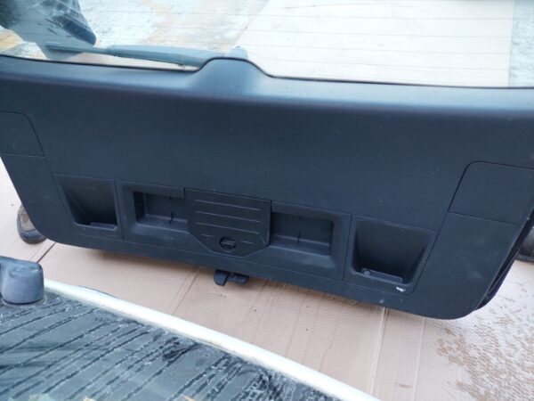 Haion complet Volkswagen Passat B6 combi Break an 2008 culoare negru