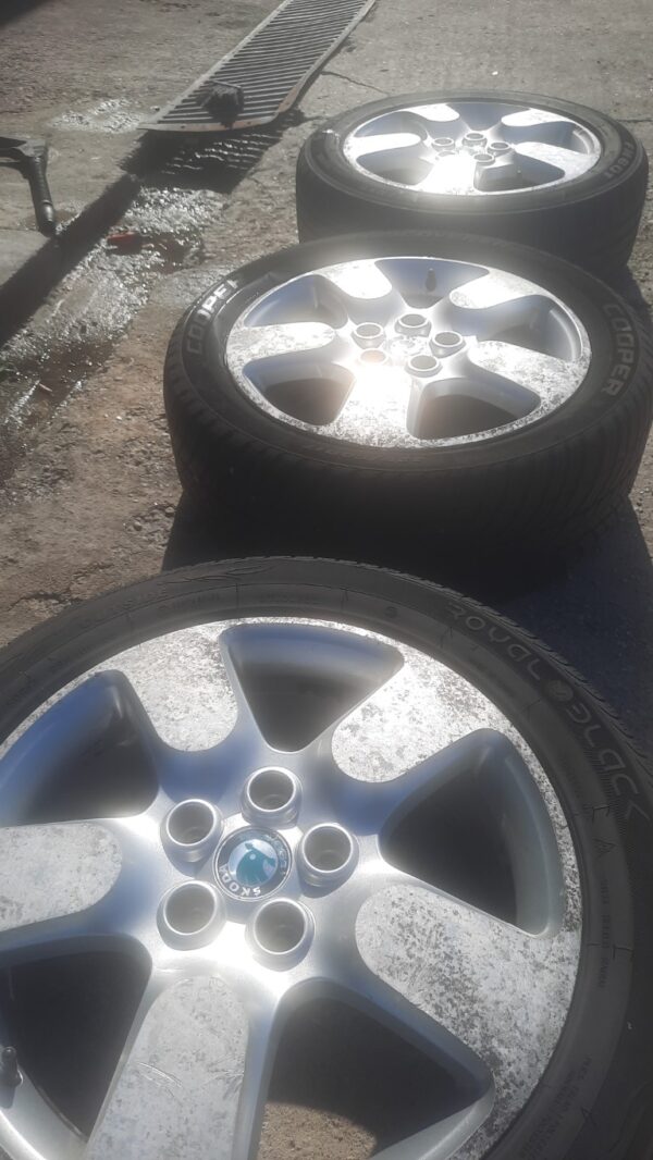 Janta aliaj cu cauciuc foarte bun 17 Inch 1Z0601025AH 1Z0601025N Skoda Octavia 2