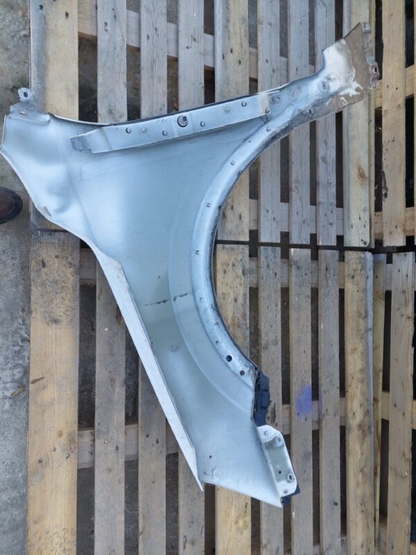 Aripa dreapta fata Opel Antara culoare alb an fabricatie 2012