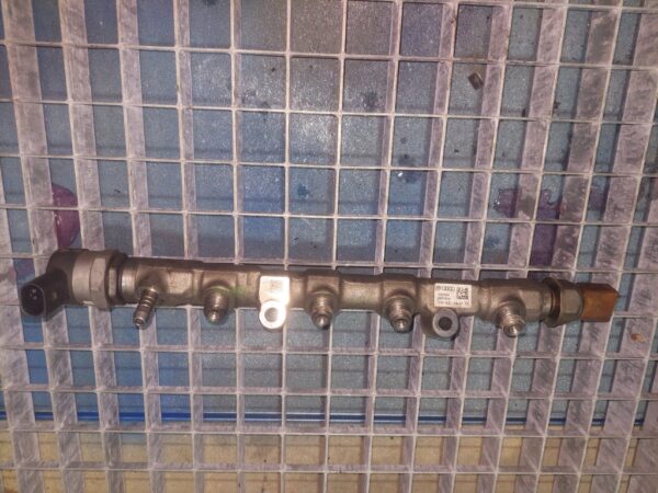 Rampa injectoare completa cu regulatoare VAG an 2013 1.2 tdi CFWA cod 03P089