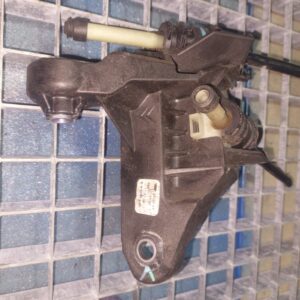 Suport Cabluri timonerie pe cutia de viteze Peugeot Citroen Cod 9685233080