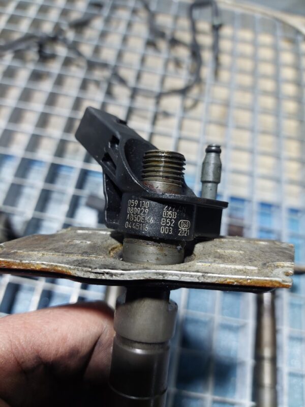 Injector Volkswagen Audi 3.0 tdi cod 059130277AN 0445116003