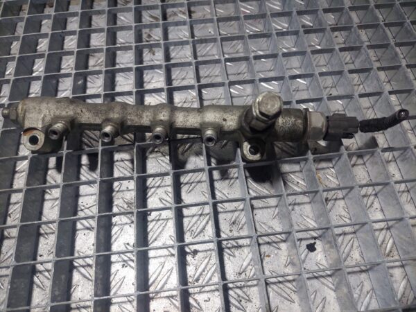 Rampa injectoare completa cu regulator Opel 1.7 cdti cod motor A17DTR