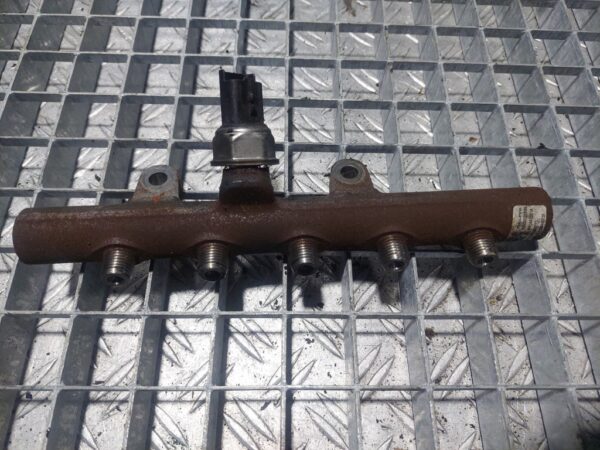 Rampa injectoare cu regulator presiune Dacia LOGAN 1.5 dci Euro 5 cod 8200701690 