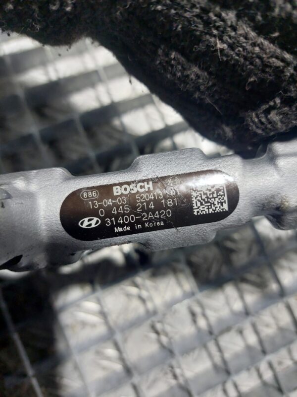 Rampa injectoare completa cu regulatoare Hyundai Kia 1.7 CRDI cod 31400-2A420