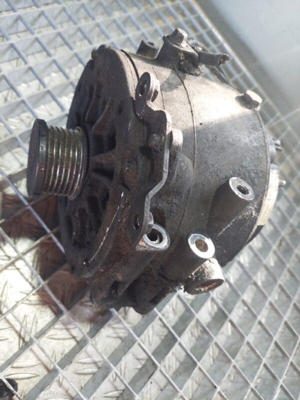 Alternator Cu racire pe apa Mercedes Benz 2.7 CDI 2.2 CDI cod A0001502550