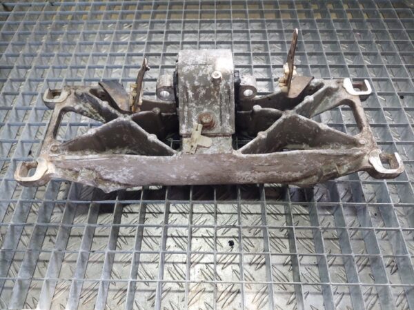 Suport cutie viteze Jaguar XF / XJ cod 5w93-5060-AB