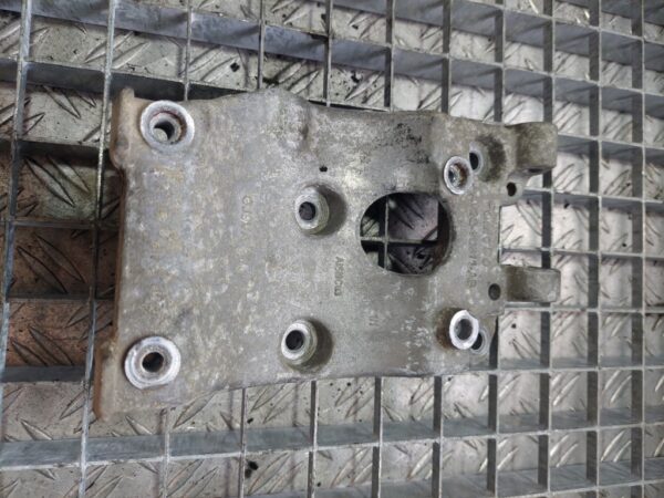 Suport accesorii Ford 1.5 tdci cod motor UGJC cod AV2Q6D611AB