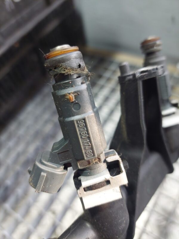 Rampa completa cu injectoare Peugeot 208  1.2 VTI Cod 9676017480 9676020480