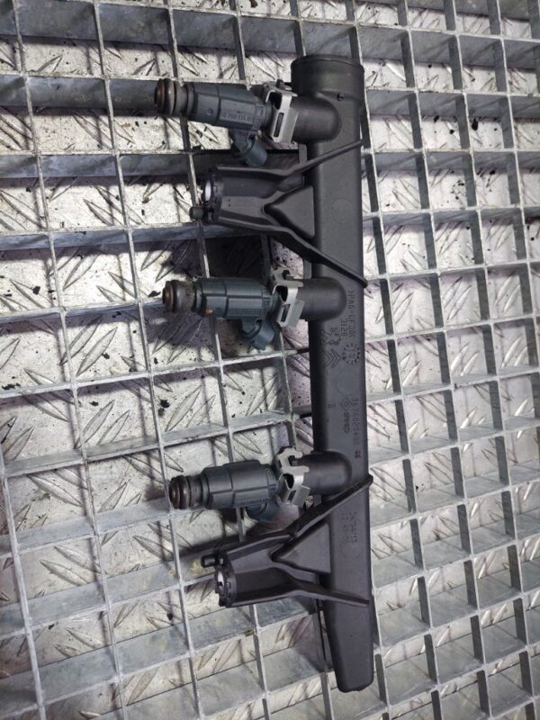 Rampa completa cu injectoare Peugeot 208  1.2 VTI Cod 9676017480 9676020480