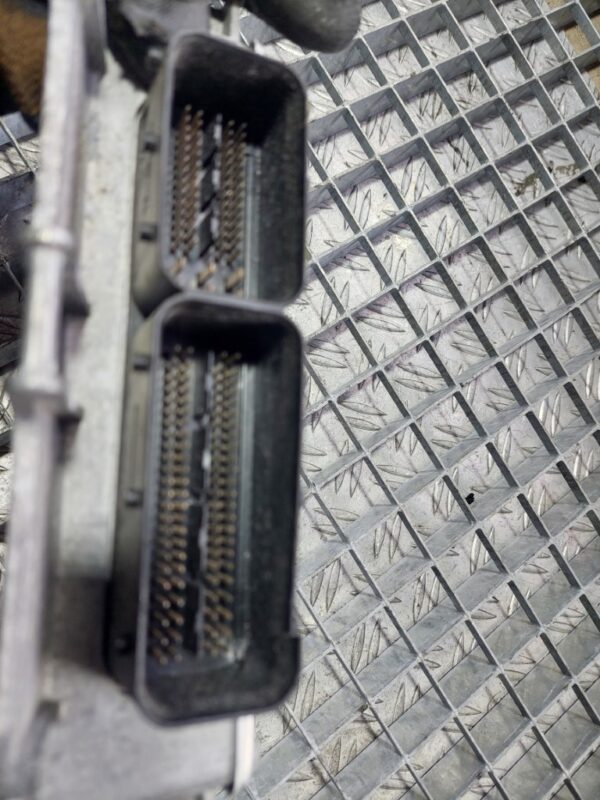Calculator motor ECU Mercedes Benz  Clasa B cod A2661530391 A0024463140
