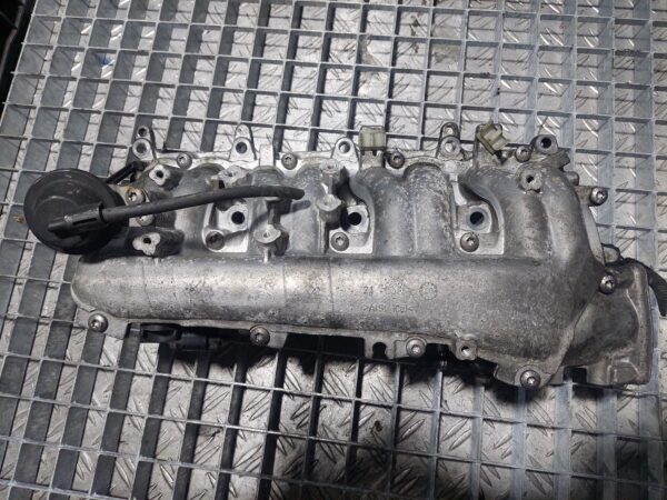 Galerie admisie cu rampa si regulator Opel Astra J 1.7 Motorina 2012 cod  8973858235