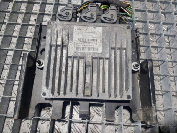 ECU Calculator motor Citroen C3 1.4HDI cod 9654305580 81110C an 2004