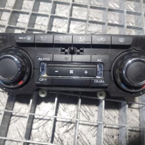 Panou comanda climatizare Skoda yeti 2.0 TDI cod 5HB009749 3T0907044AB