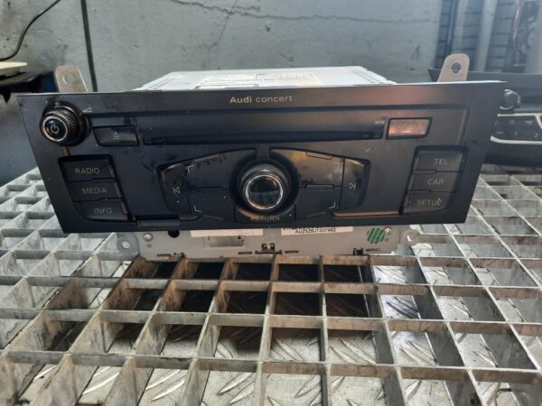 Cd player Audi A5 Q5 2010 cod 8T2035186P