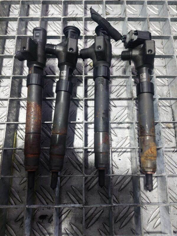 Injector Peugeot Boxer 2.2 BlueHdi Euro 6 motor DW12RUE 4H03 cod 9824388280