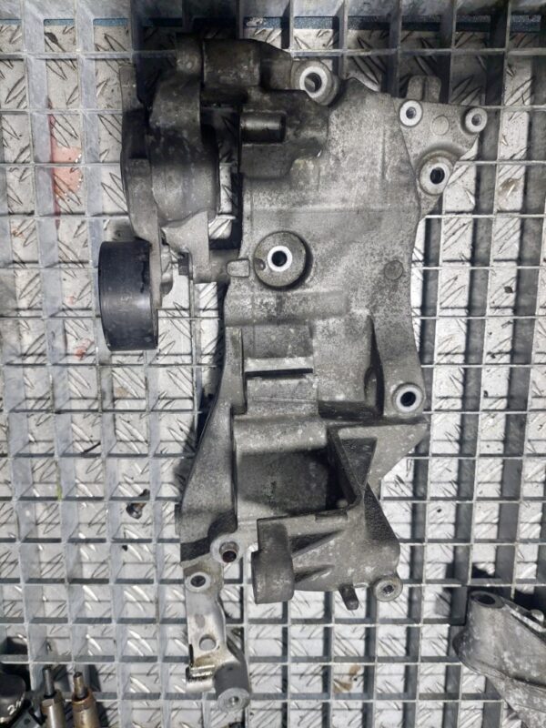 Suport accesorii 2.0 Bluehdi Peugeot Boxer Citroen Jumper cod 9804333180