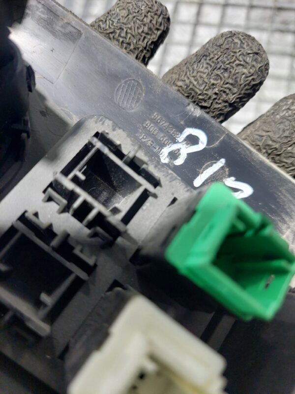 Consola butoane oglinzi cod 9674382577 Citroen C-Elysee an 2016