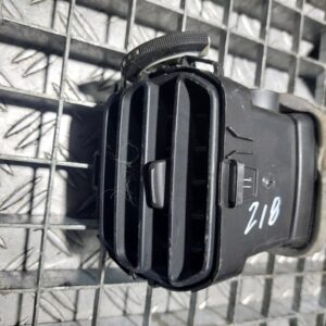 Grila ventilatie bord dreapta Peugeot 301 Citroen C-Elysse cod 9677287077 Grila ventilatie bord dreapta Peugeot 301 Citroen C-Elysse cod 9677287077