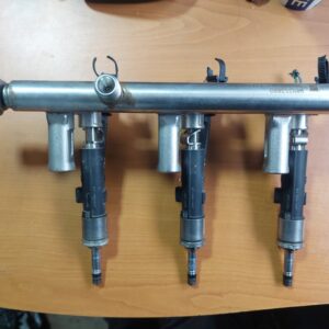 Rampa injectoare completa Opel Citroen Peugeot 1.2 thp HN05 cod 9811353880