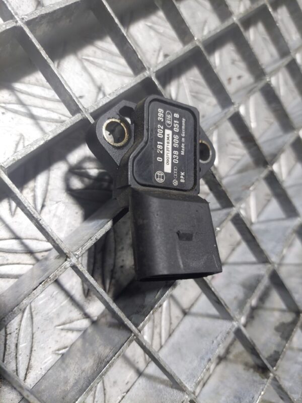 Senzor presiune aer cod 038906051B 0281002399 1.4 TFSI CAX