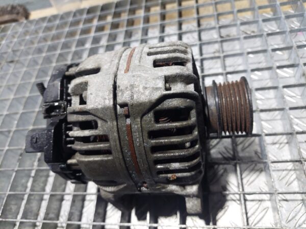 Alternator Volkswagen Polo Lupo Seat Ibiza Fabia 1.0b 1.6b 1.4b cod 037903025M
