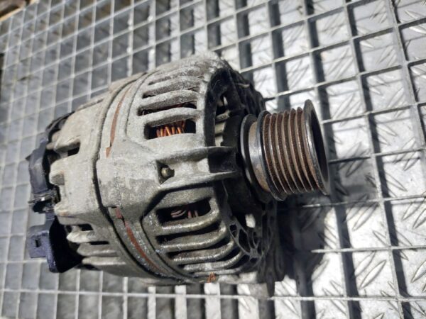 Alternator Volkswagen Polo Lupo Seat Ibiza Fabia 1.0b 1.6b 1.4b cod 037903025M