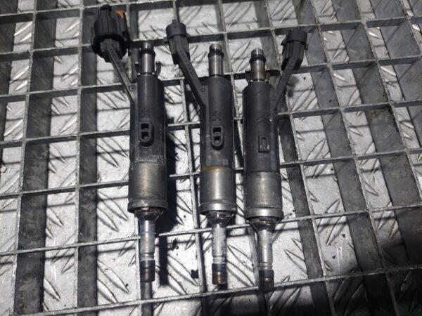 Injector Opel Citroen Peugeot 1.2 thp HN05 HNY cod 9822715980