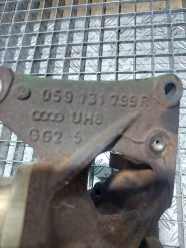 Colector galerie evacuare cu conducta EGR 2.7 3.0 tdi CDYA Audi A6 cod 059131799R