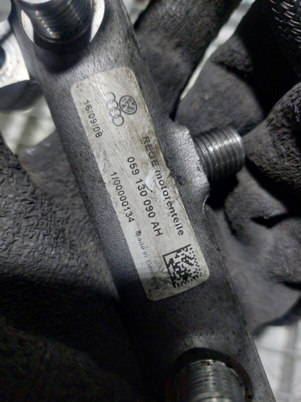 Rampa injectoare dreapta cu senzor Audi a6 cod 059130090AH 057130764H