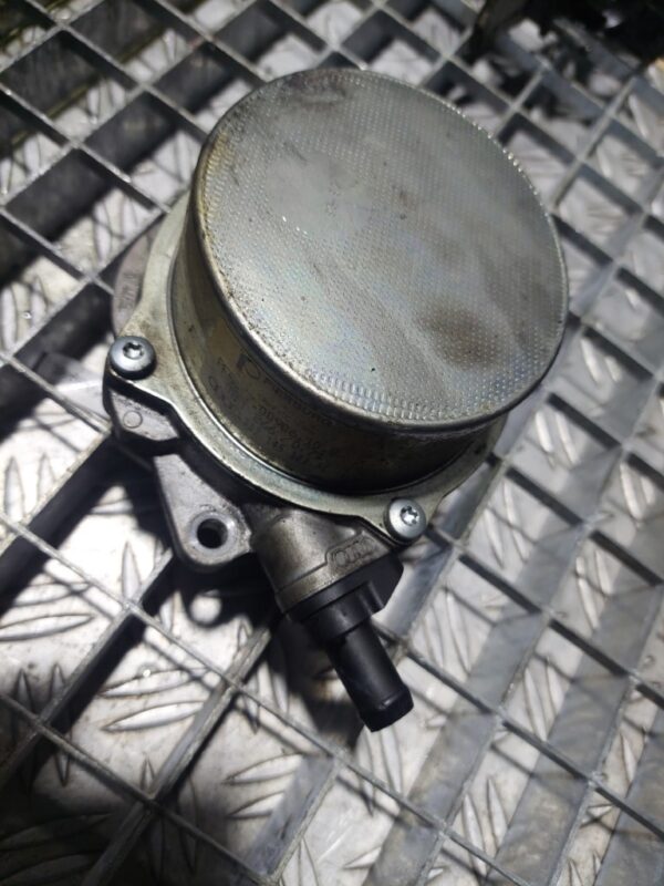 Pompa vacuum Audi A6 C6 cod 057145100AE cod motor CDY CDYA