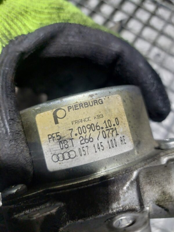Pompa vacuum Audi A6 C6 cod 057145100AE cod motor CDY CDYA