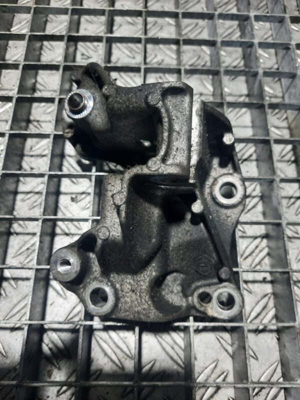 Suport alternator compresor cod 9812038180 Peugeot 208 Citroen C3 1.0L 50KW cod motor ZM01 Suport alternator compresor cod 9812038180 Peugeot 208 Citroen C3 1.0L 50KW cod motor ZM01