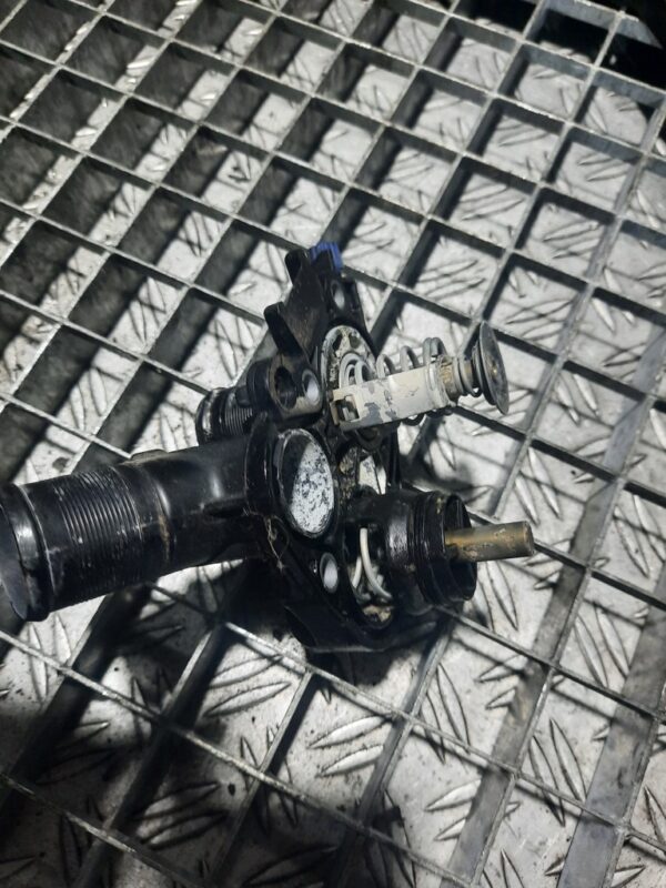 20250114_194055 Corp termostat cod 9675849380 Peugeot 208 Citroen C3 1.0L 50KW cod motor ZM01