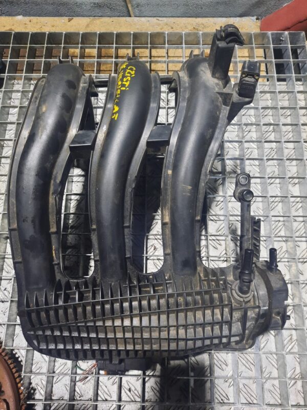 Galerie admisie 1.0 VTI Peugeot Citroen cod motor ZM01 Galerie admisie 1.0 VTI Peugeot Citroen cod motor ZM01