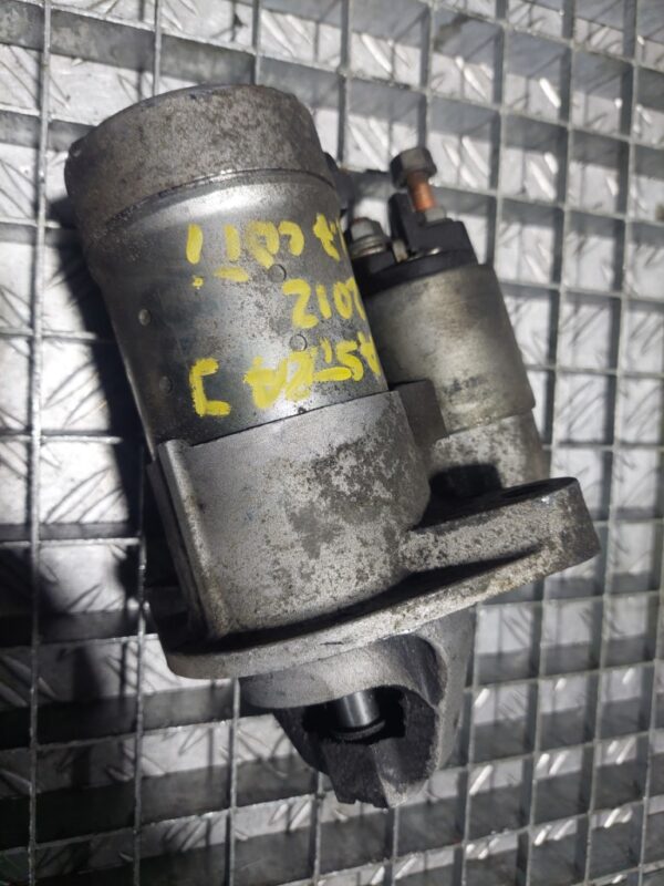Electromotor Opel Astra J 1.7CDTI an 2012 cod 8980147432 HITACHI